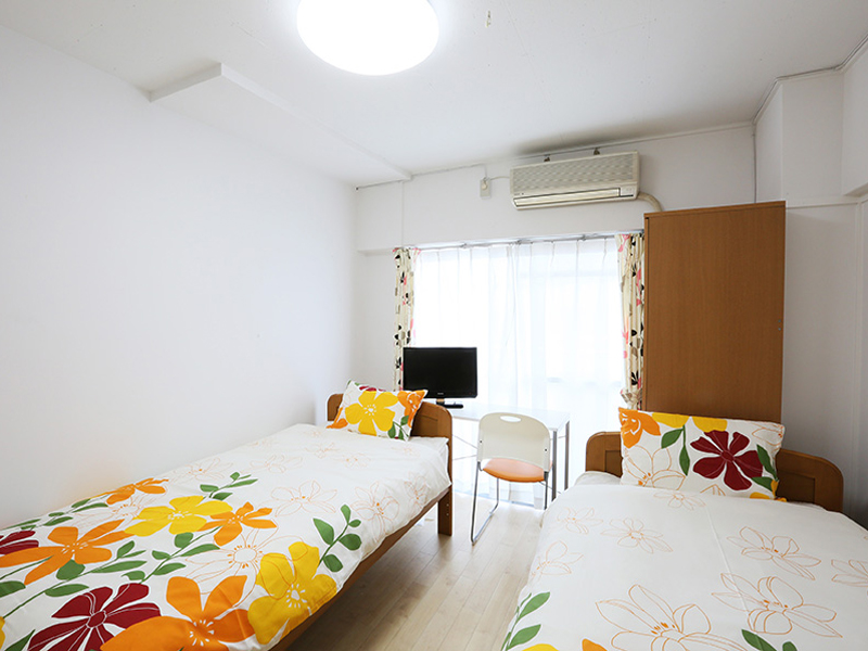 学校寮ウィングハイツ